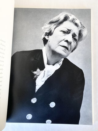 Observations Photographs by Richard Avedon / Comments by Truman Capote